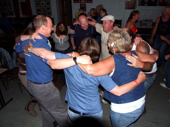 DancGrp2.jpg