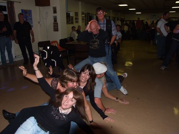 FloorDance-1.jpg