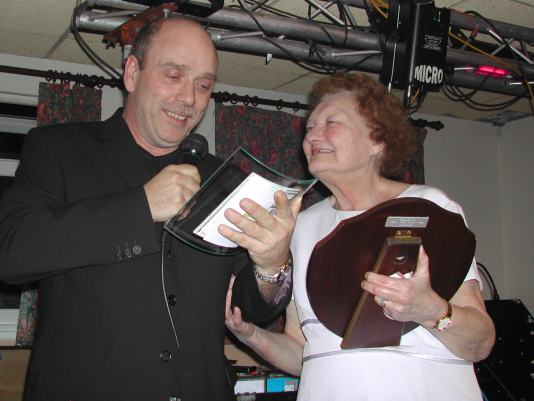 xmasparty06025.jpg